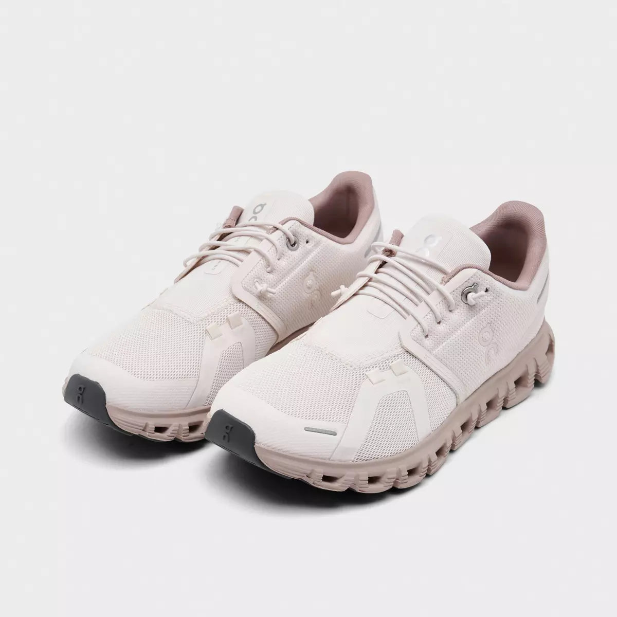 On Cloud 6 women
